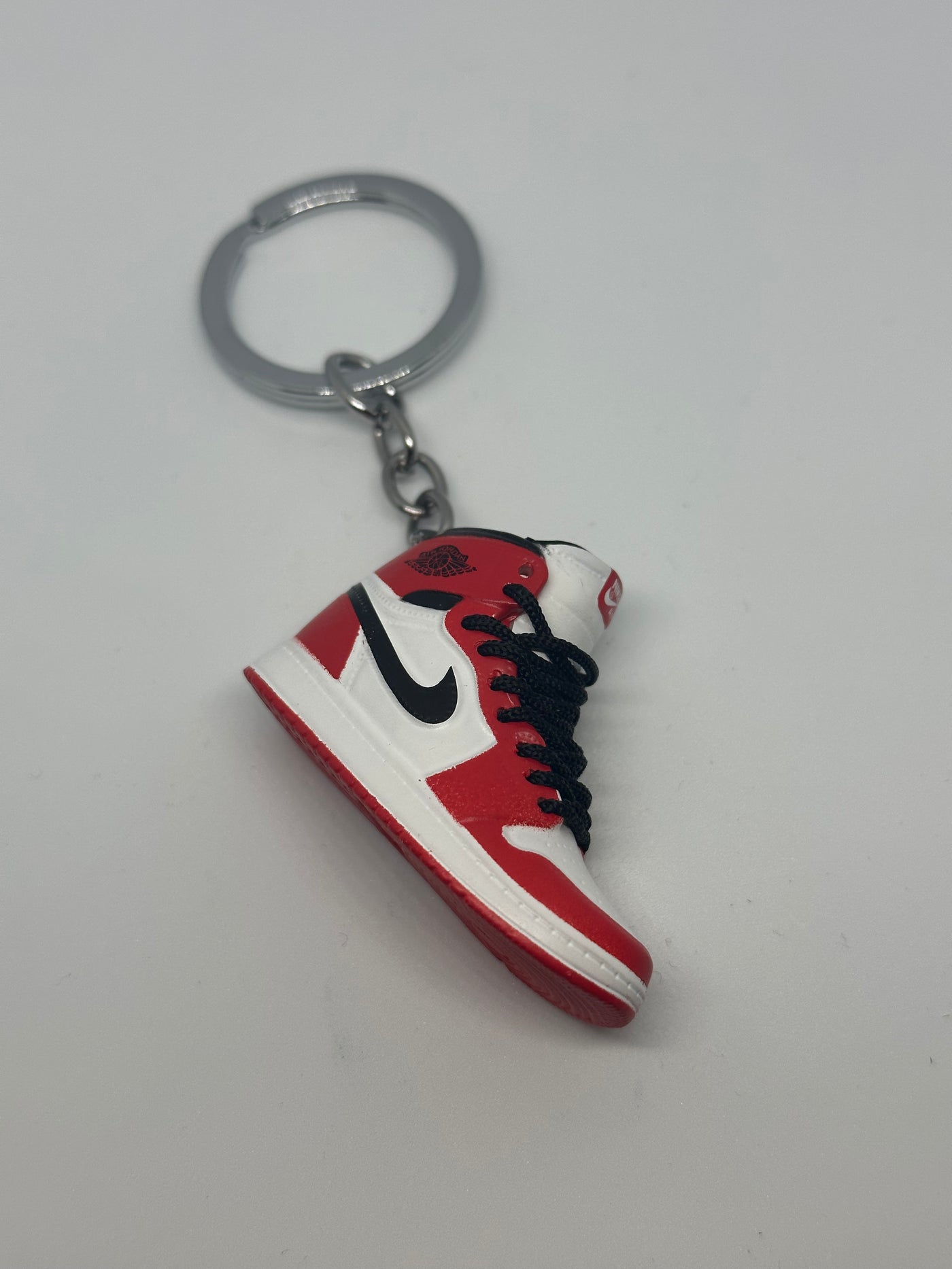 Jordan 1 Chicago (White/Red)