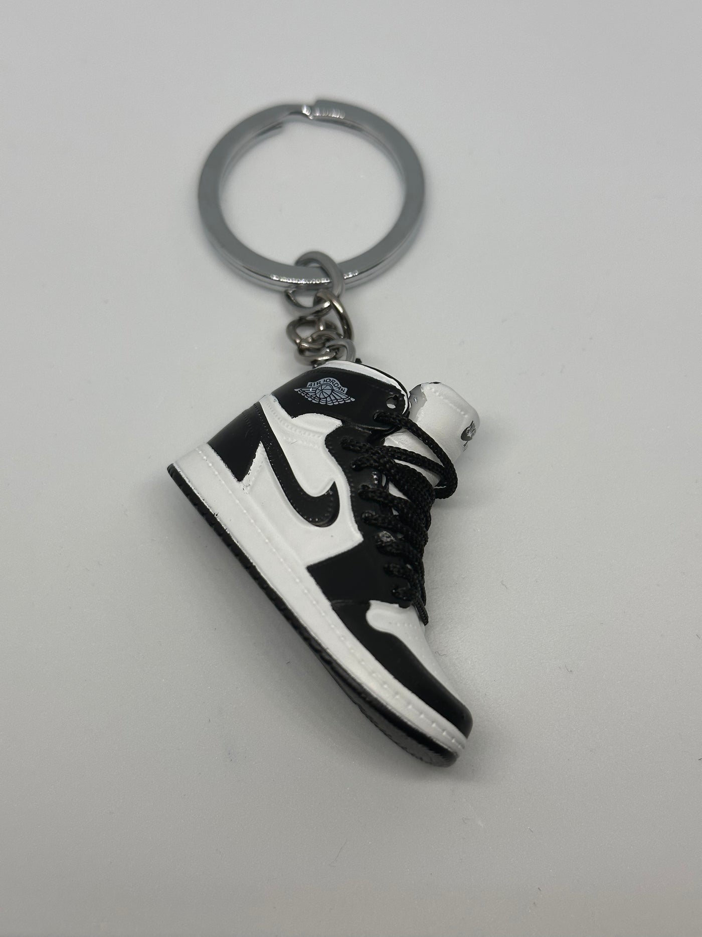 Jordan 1 (Black/White)